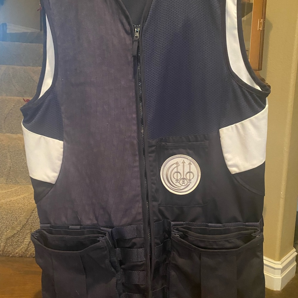Men’s XL Beretta shooting vest